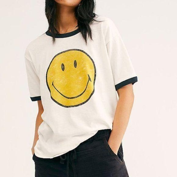 Daydreamer Tops - DayDreamer Classic Smiley Ringer Graphic Tee XL